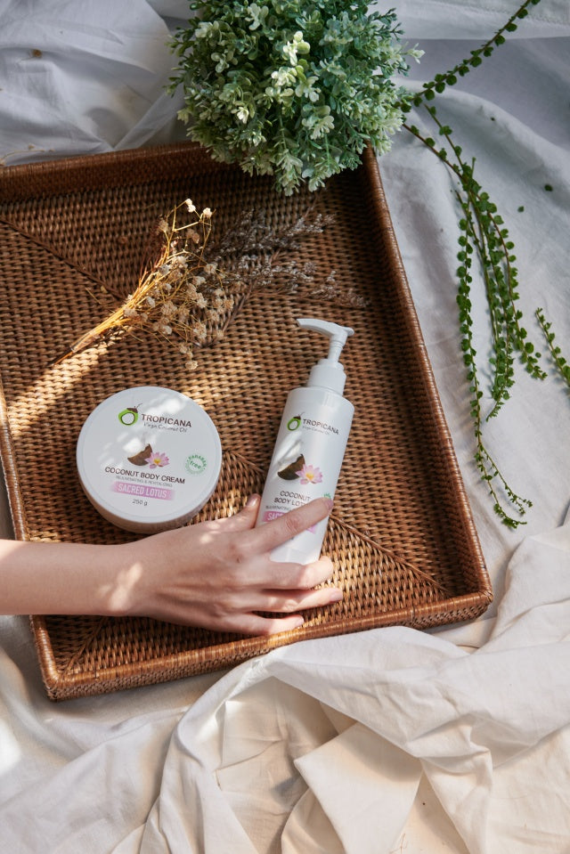 Tropicana Coconut Body Lotion 240Ml Sacred Lotus (Thai)