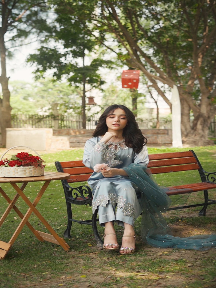 Minnie Threads MT-NJAHAN-ICYBLUE-1035