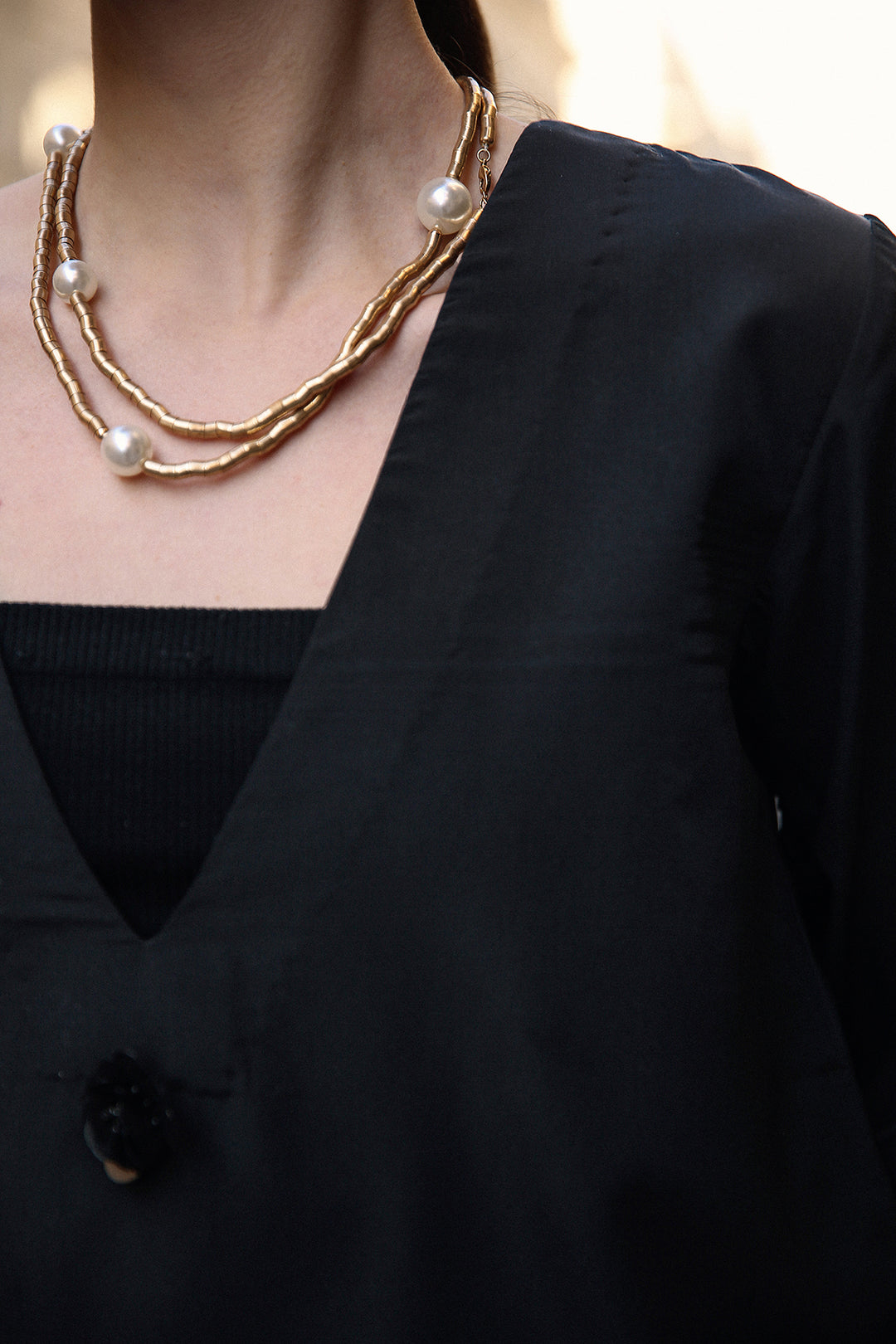 IRIS Cotton Black V Neck