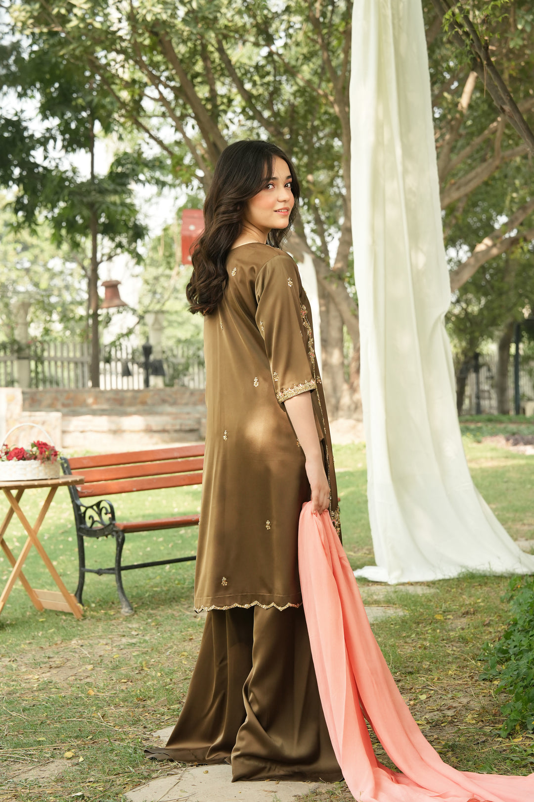 Minnie Threads MT-HANDE-BROWN-1038