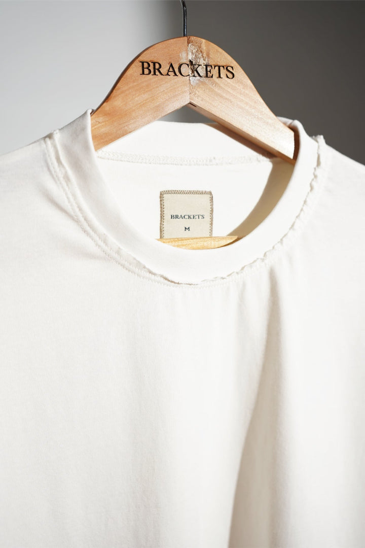 RAW EDGE NECK T-SHIRT