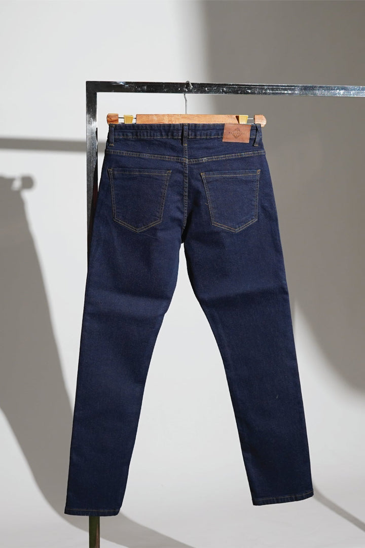 SLIM STRAIGHT FIT JEANS