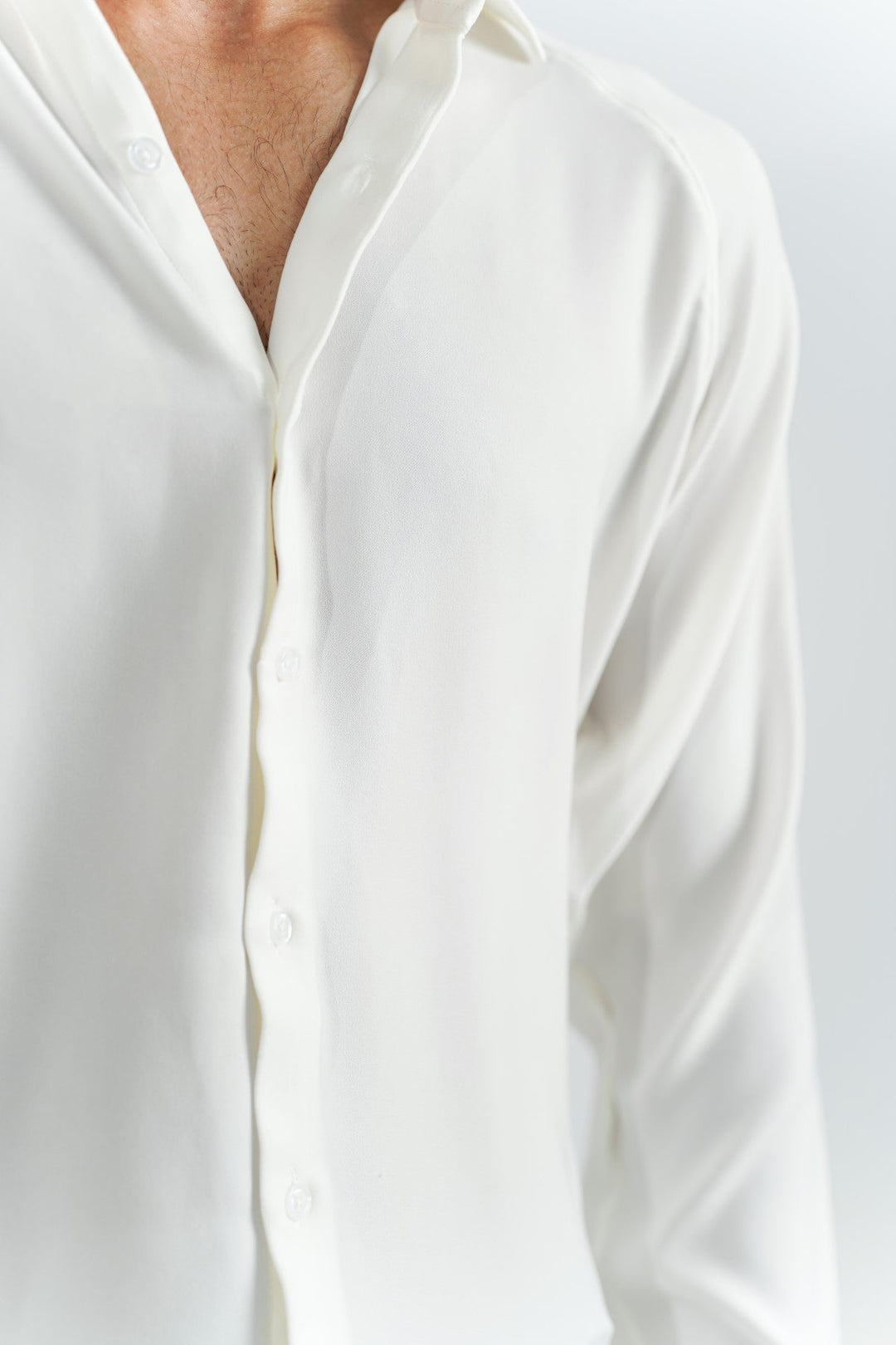 CLASSIC BUTTON-DOWN SHIRT