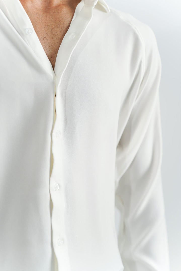 CLASSIC BUTTON-DOWN SHIRT