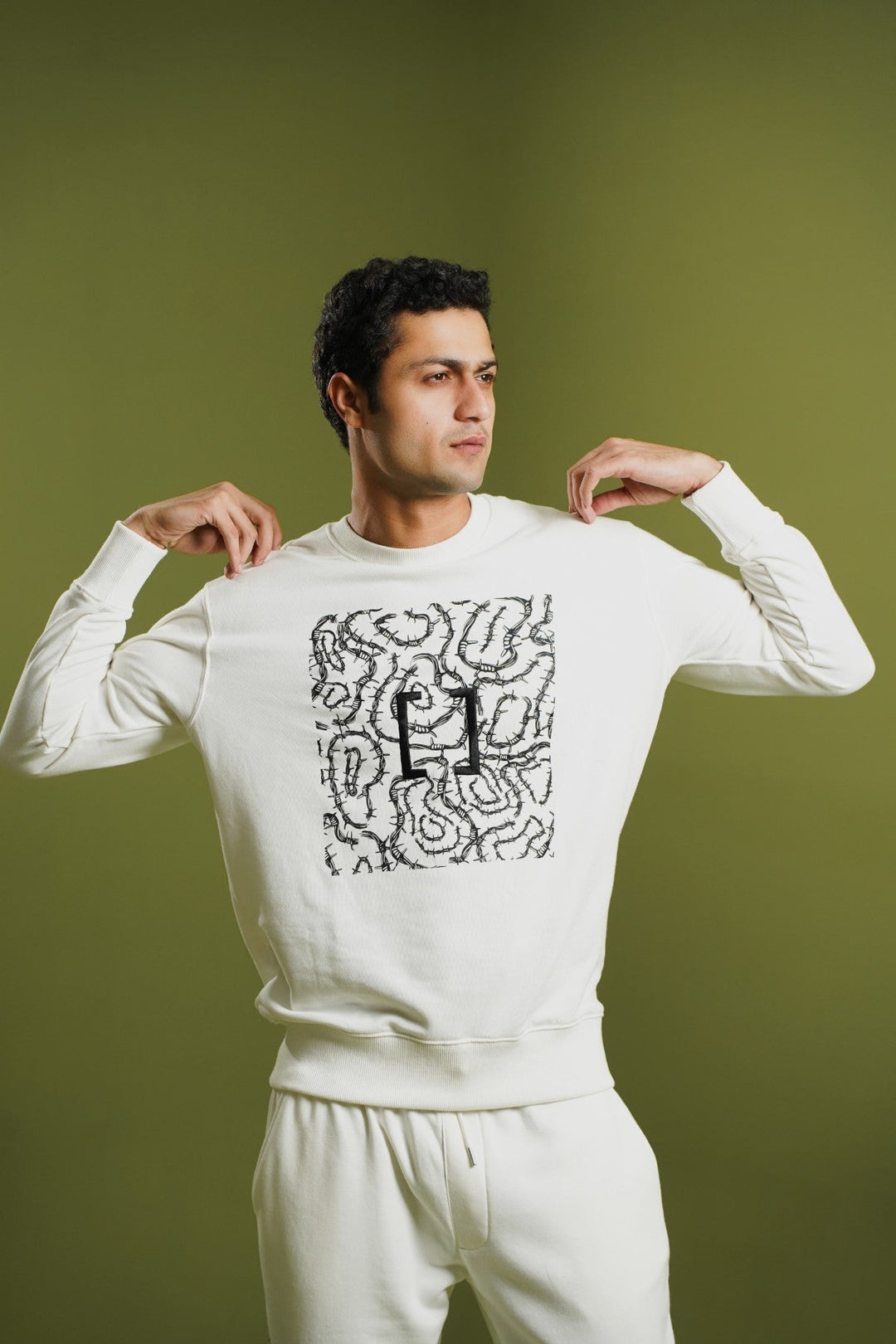 BKT EMBROIDERED SWEATSHIRT