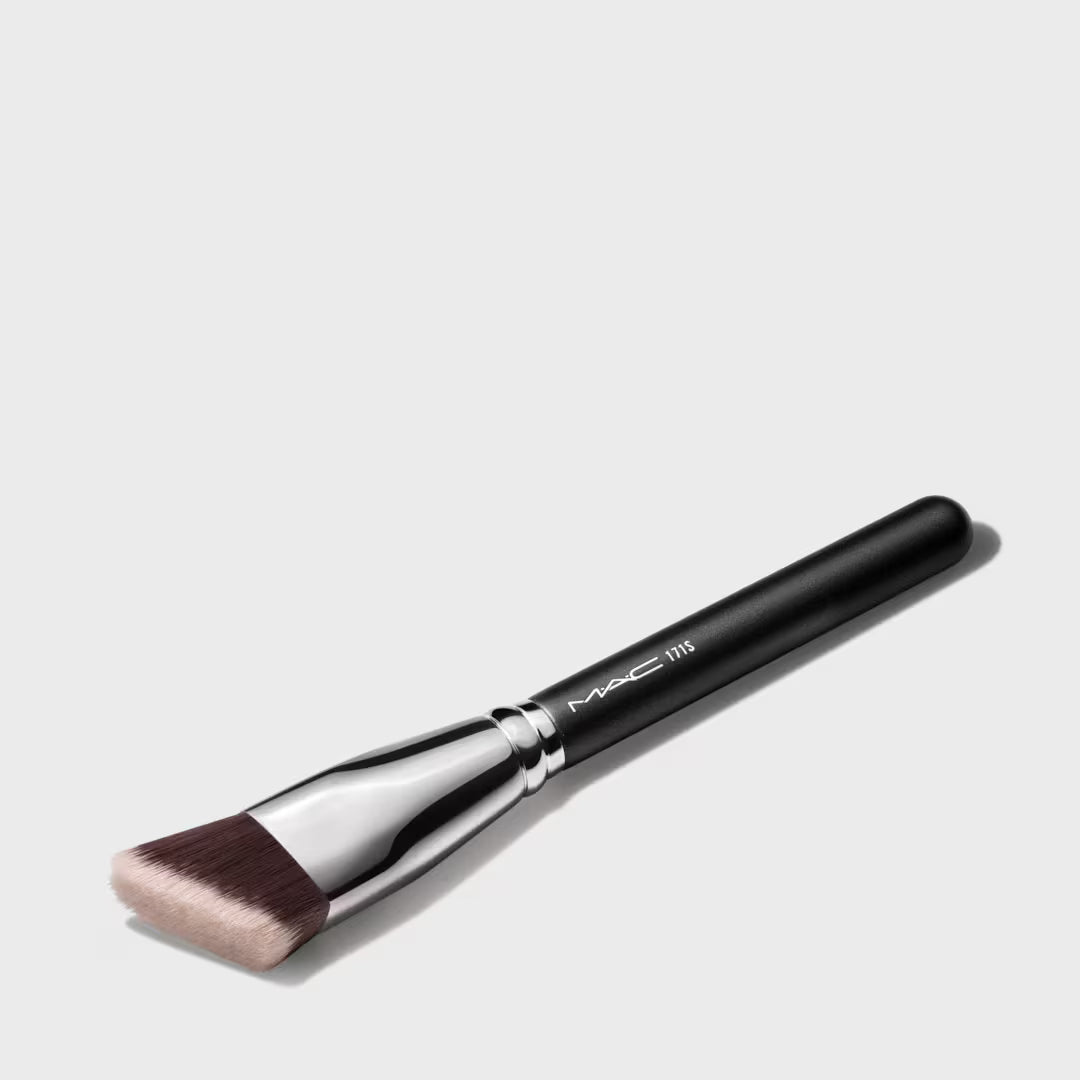 Mac Smooth Edge All Over Face Brush