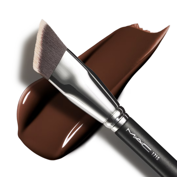 Mac Smooth Edge All Over Face Brush
